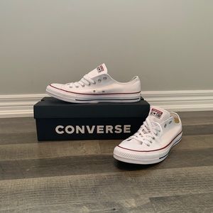 Brand new , never worn , white converse !